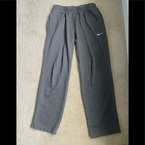 Nike heavyweight sweatpants in size large color gray